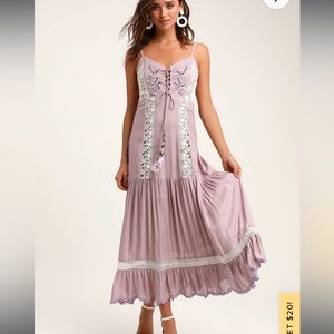 worn once* purple frilly embroidered dress with crochet and scallop details Q&A